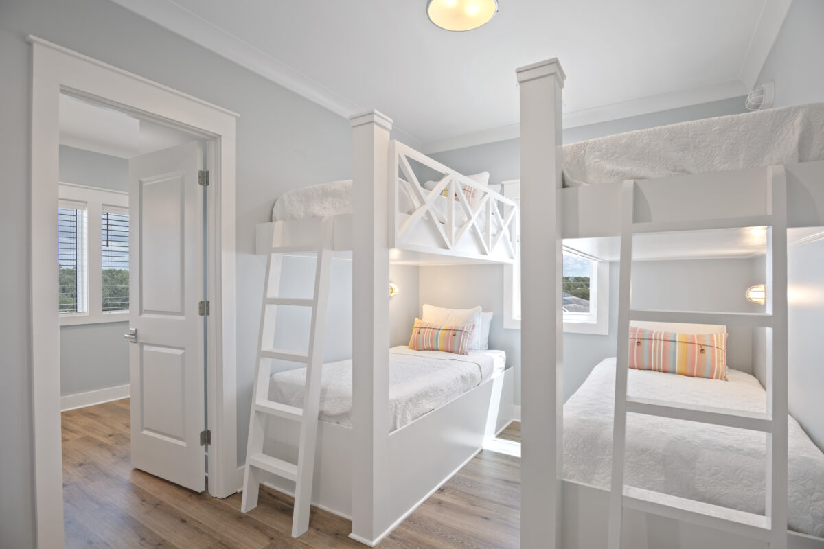 Blue Mountain Beach Bunk Room | Twin Construction