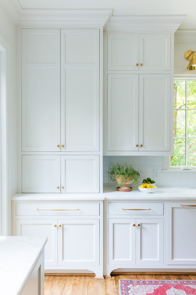 Creamy White Custom Cabinets | Edgewood Beauty Transitional Kitchen | Twin Construction 