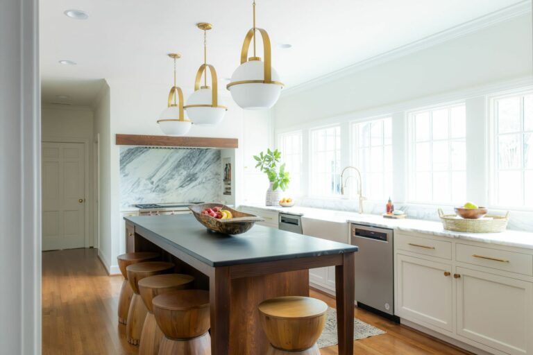 large modern transitional kitchen | Twin Construction