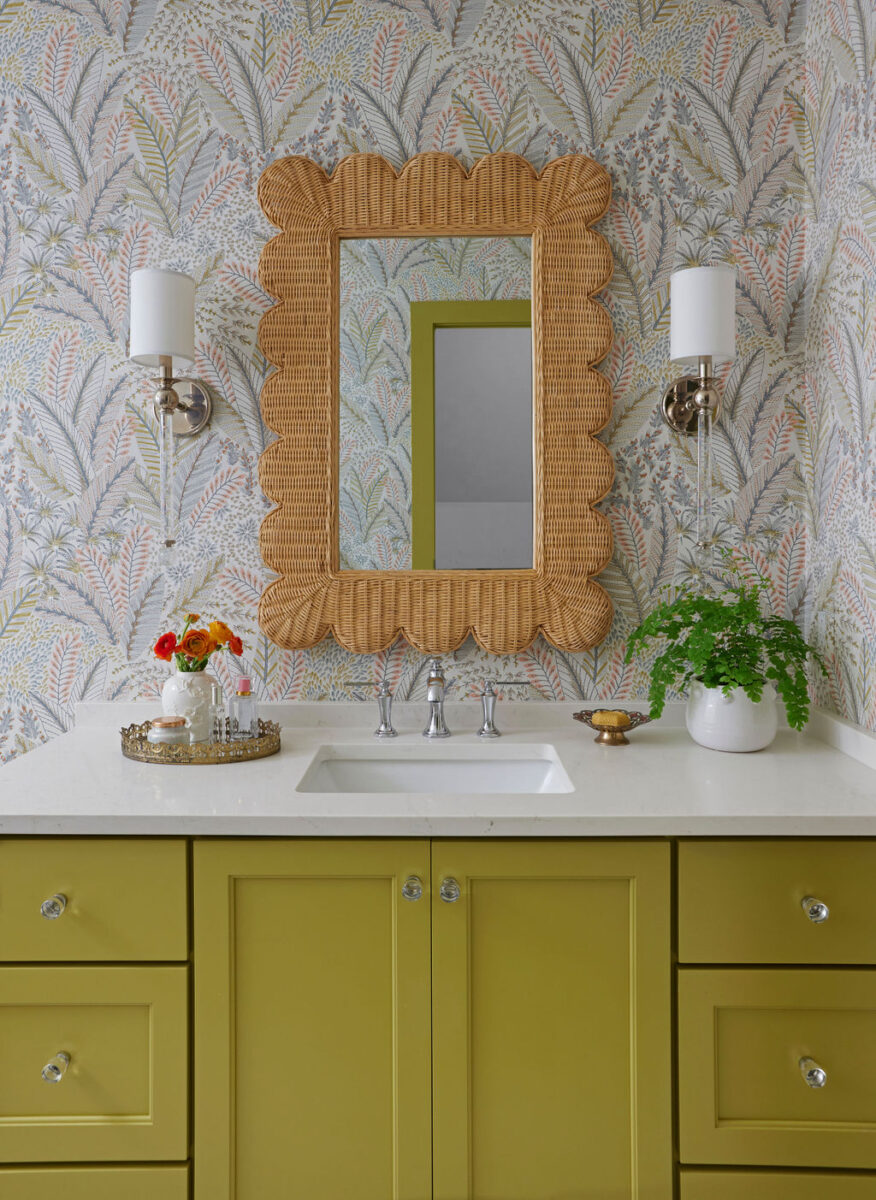 Girl's tropical bathroom | Twin Construction
